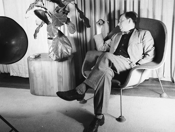 Knoll Designer Eero Saarinen