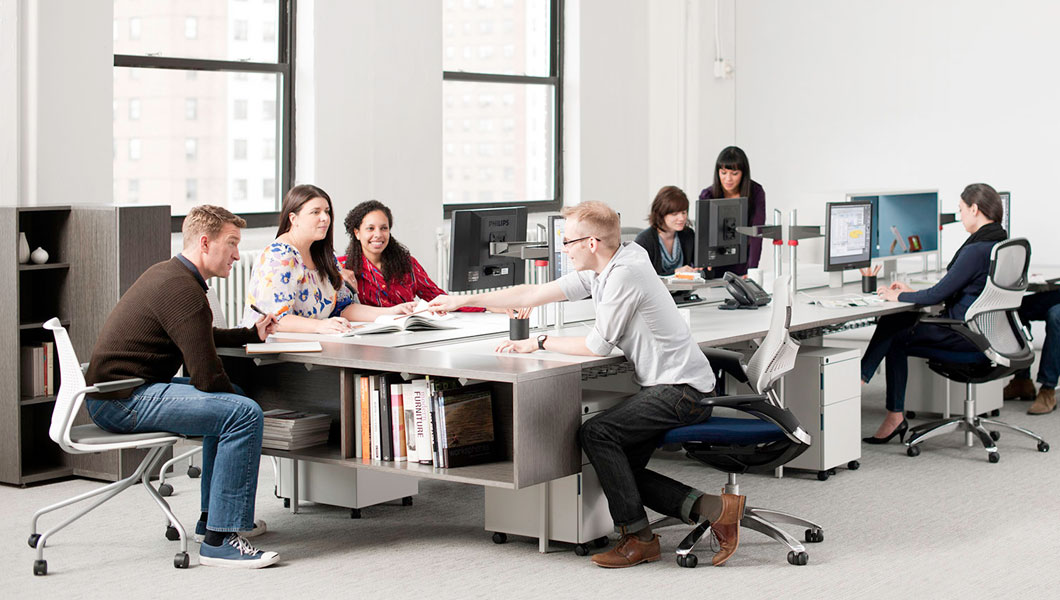 Knoll Open Plan Workstation Furniture with Antenna Workspaces Big Table